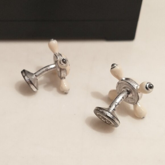 FUNKY VINTAGE KENNETH COLE CUFFLINKS, WHITE/SILVER - Picture 7 of 11